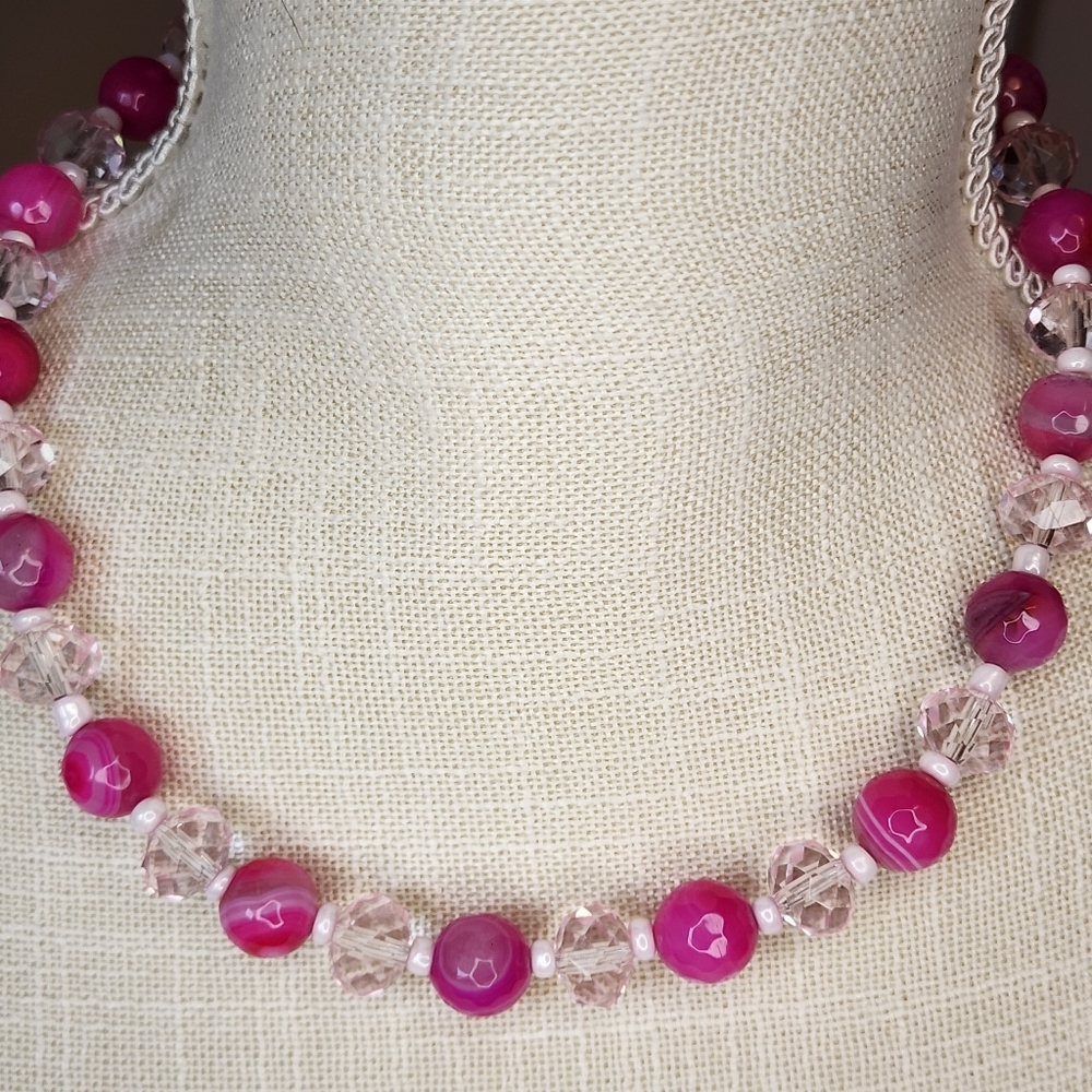 Handmade pink agate and glass beaded necklace 18" collar length